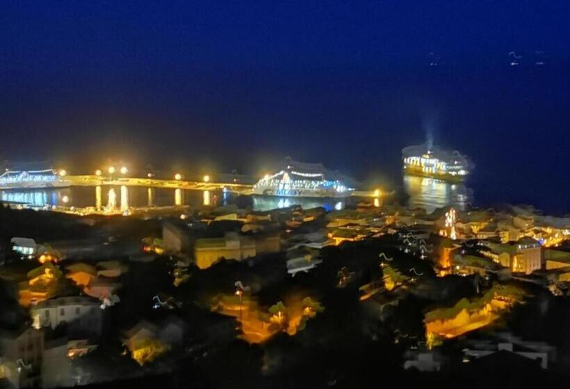 اتاق استاندارد با بالکن و چشمانداز دریا, Villa Patrizia