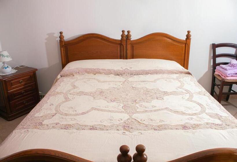 标准三人间, Il Vecchioliveto Di Ornella