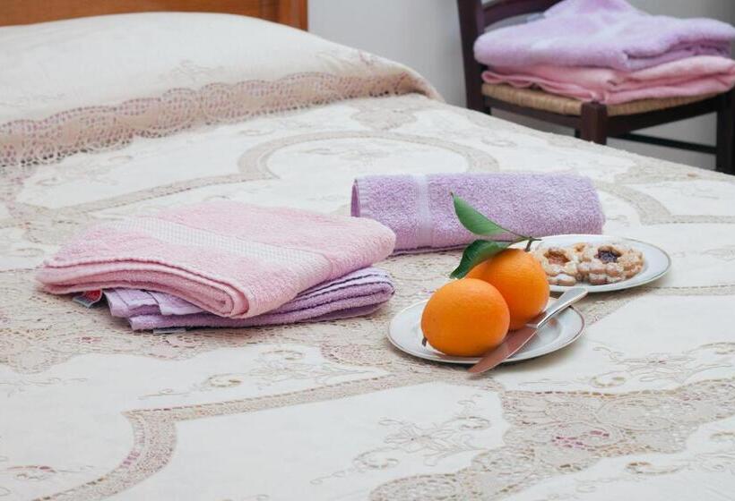 标准三人间, Il Vecchioliveto Di Ornella