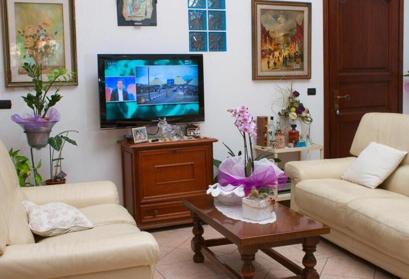 标准三人间, Il Vecchioliveto Di Ornella