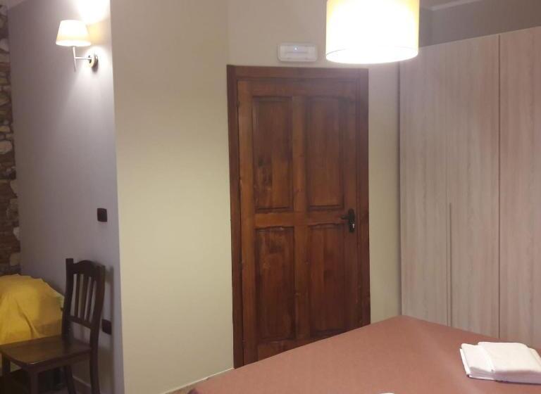 スタンダード4人部屋, Palazzo Conforti Tree House Resort