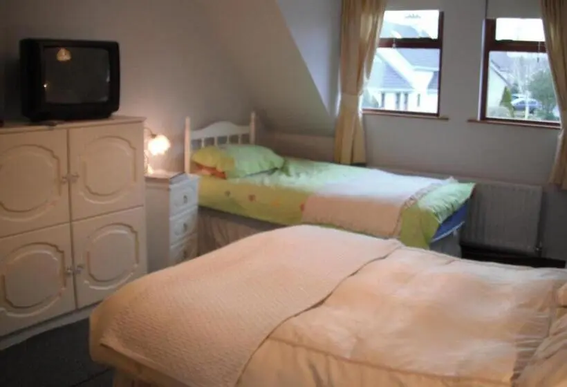 اتاق خانوادگی, Narrow Gauge B&b