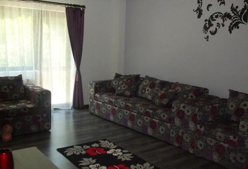 스탠다드 스튜디오 정원 전망, Eden Maison