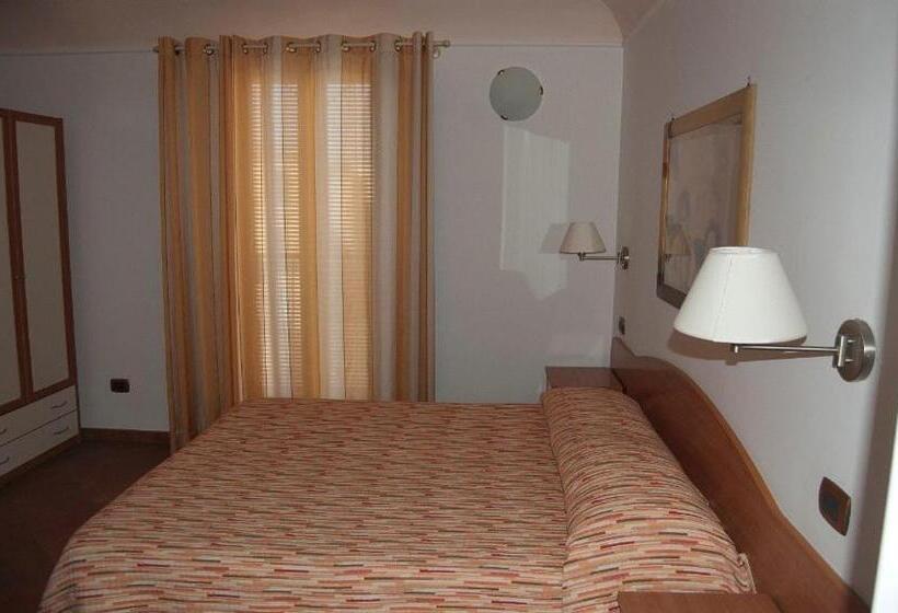 غرفة قياسية, Il Rustico