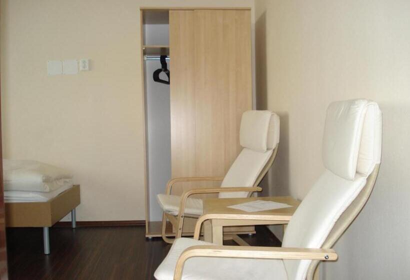 스탠다드 트리픔 룸 공동욕실, Ubytovací Areál Rouchovany