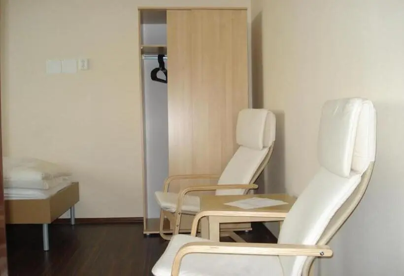 浴室共有スタンダード4人用ルーム, Ubytovací Areál Rouchovany