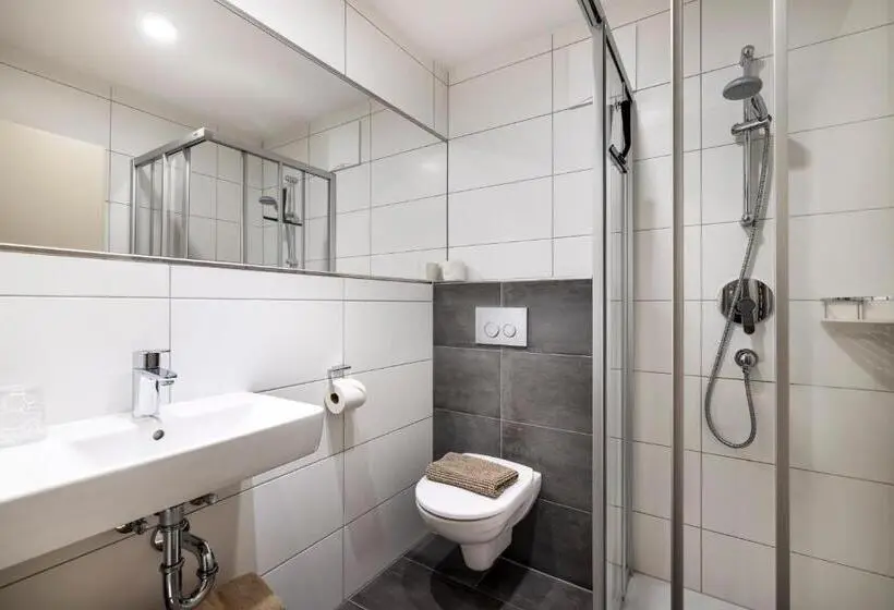 Huoneisto 3 Makuuhuonetta, Aparthotel Jägerheim