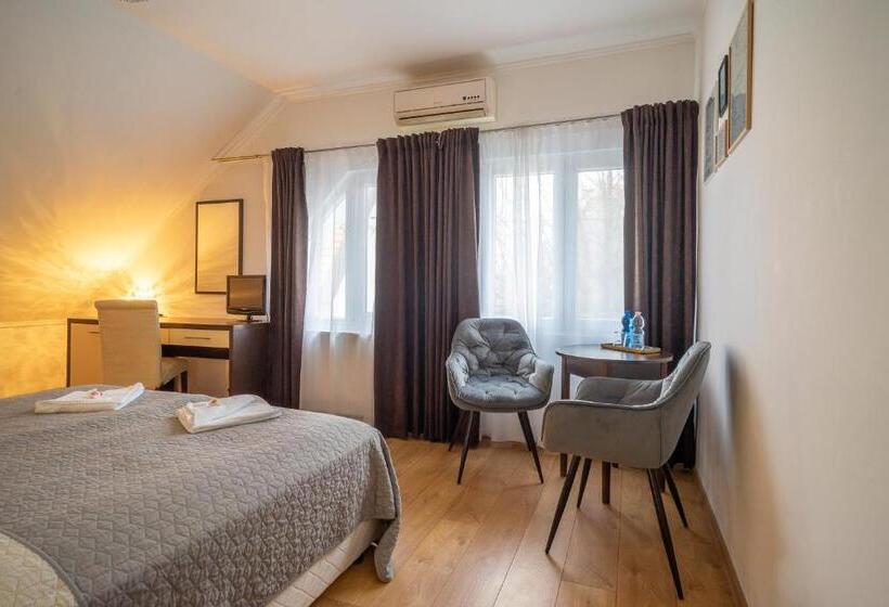 디럭스 룸, A16 Design Panzió