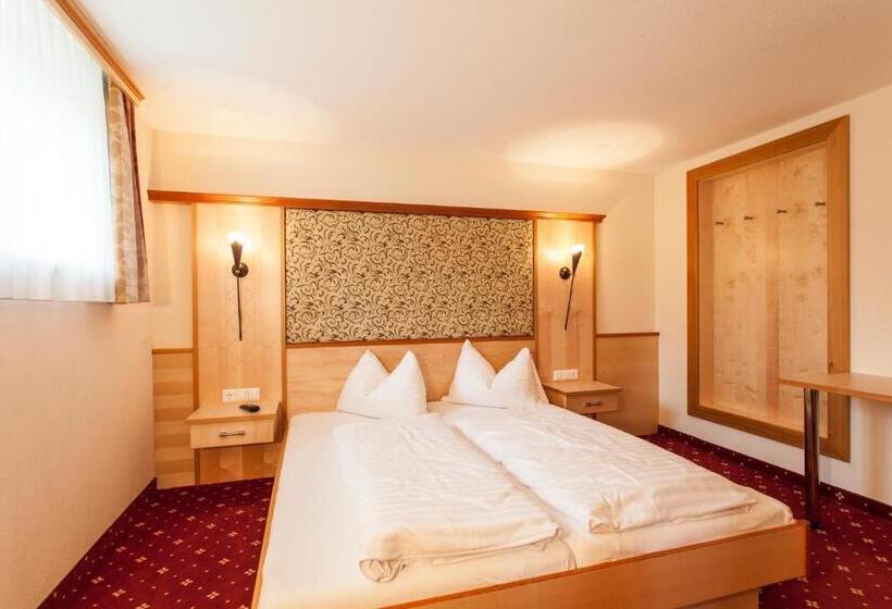 带花园景观及2个卧室的公寓, Alpenapart Ladis Ehemals Alpenapart Alexander