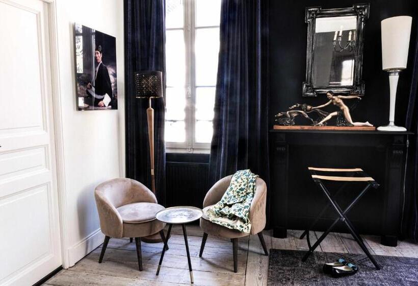 غرفة قياسية, Au Velocipede