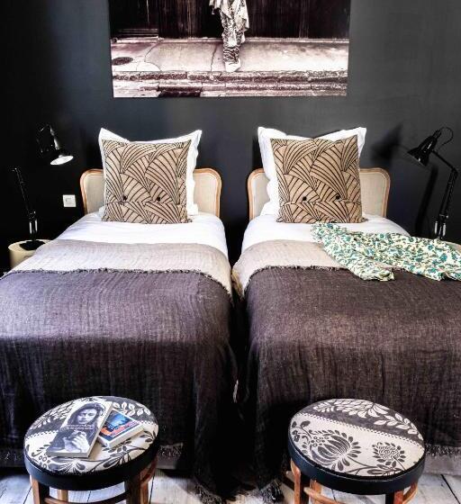 غرفة قياسية, Au Velocipede