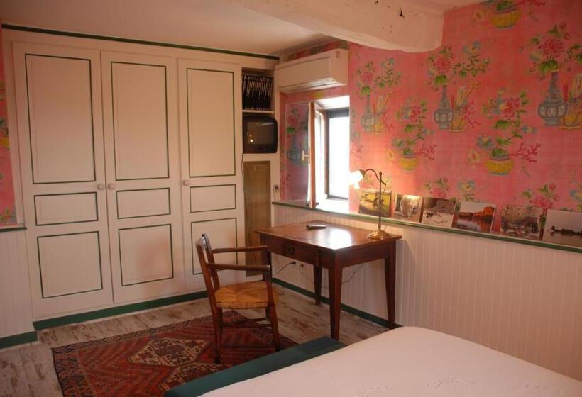 Номер Стандарт, Chez Jacotte Et Elia