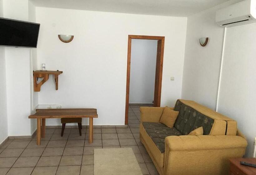 주니어 스위트, Pri Chakara