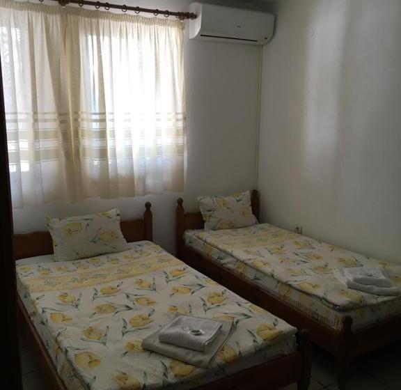 주니어 스위트, Pri Chakara