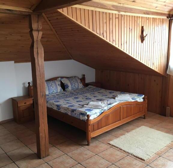 주니어 스위트, Pri Chakara