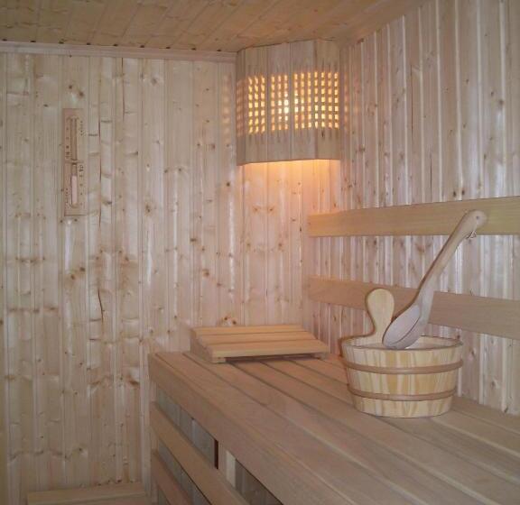 침실 1개 주택, Pri Chakara