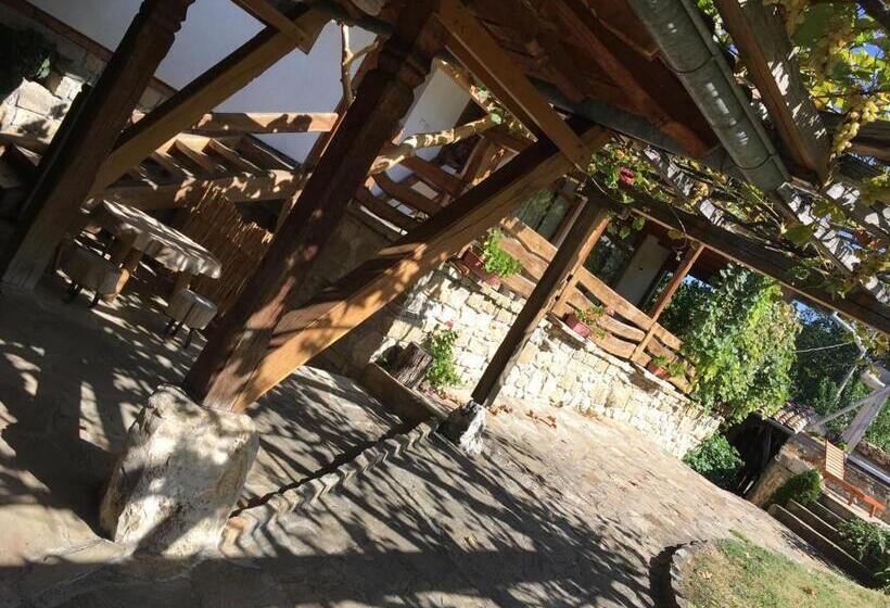 침실 1개 주택, Pri Chakara