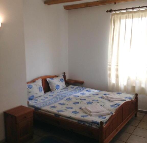 주니어 스위트, Pri Chakara