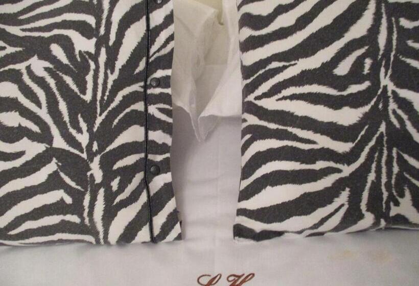 سوییت جونیور با بالکن, Luxury House B&b