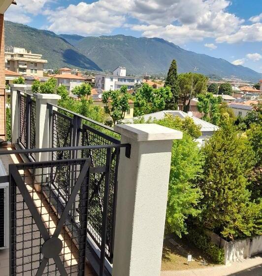 سوییت جونیور با بالکن, Luxury House B&b