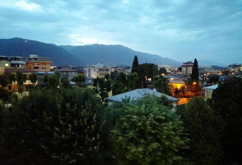 سوییت جونیور با بالکن, Luxury House B&b