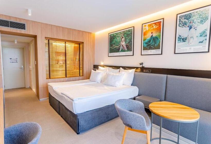 غرفة قياسية مطلّة علي حمام السباحة, Sevtopolis Medical & Spa