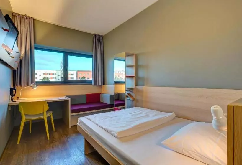 Standardeinzelzimmer, Meininger Hotel Berlin Airport