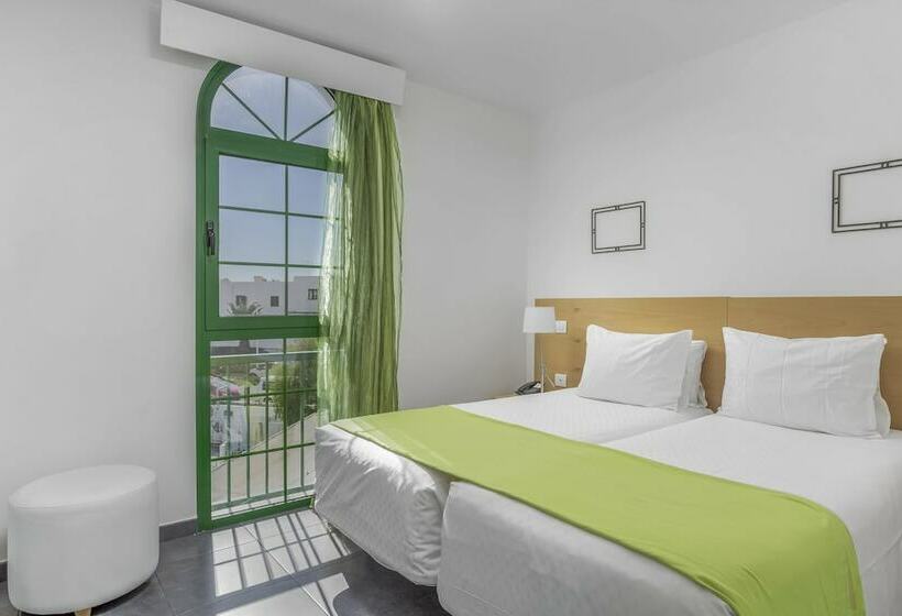 شقة غرفة واحدة, Club del Carmen