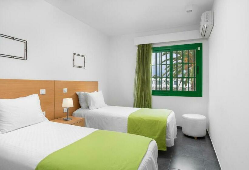 شقة غرفتين, Club del Carmen