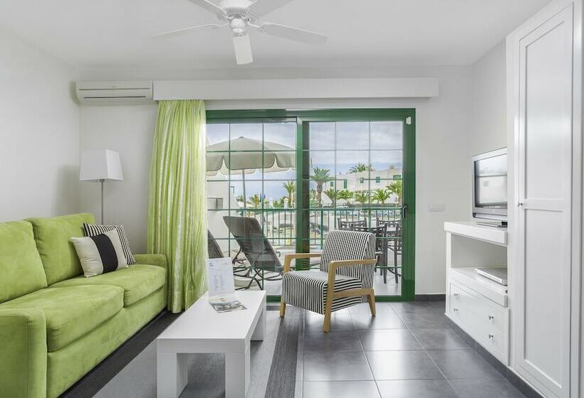 شقة غرفتين, Club del Carmen