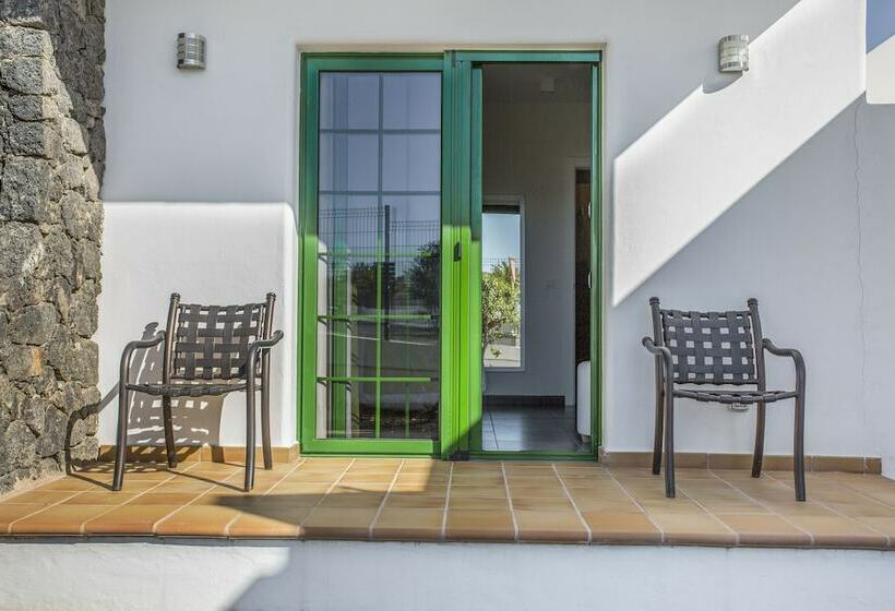 شقة غرفتين, Club del Carmen