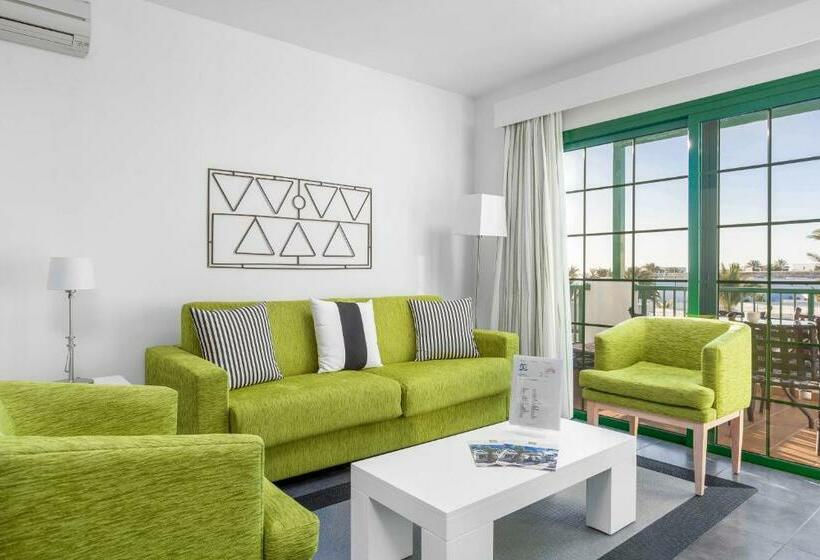 فيلا غرفتين نوم, Club del Carmen