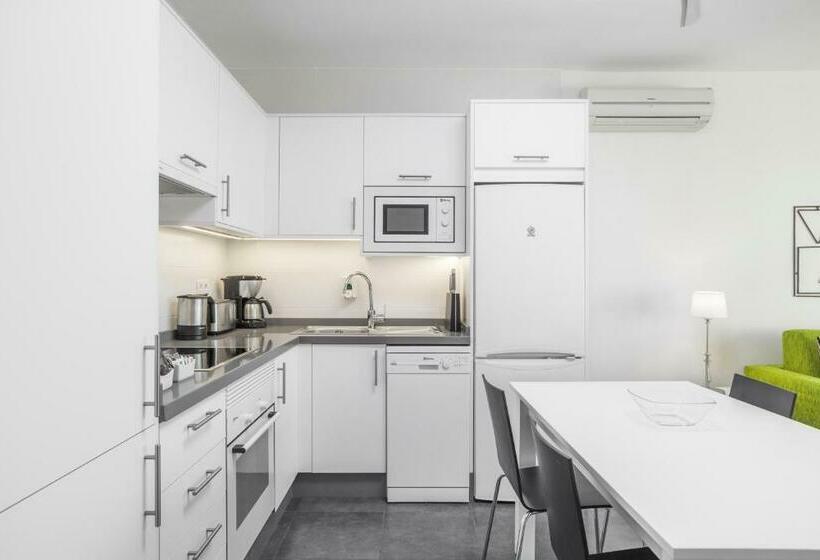 فيلا غرفتين نوم, Club del Carmen