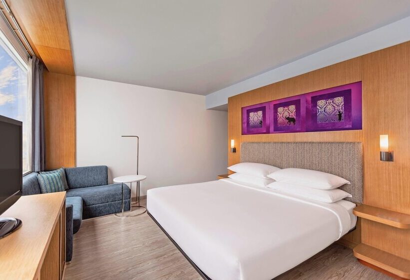 غرفة قياسية سرير مزدوج مطلة على المدينة, Aloft Bangkok Sukhumvit 11