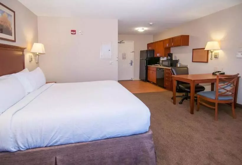 キングサイズベッドのデラックススイート, Candlewood Suites Flowood, Ms, An Ihg