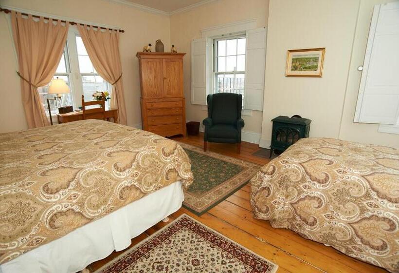 高级单人间, Christopher Dodge House