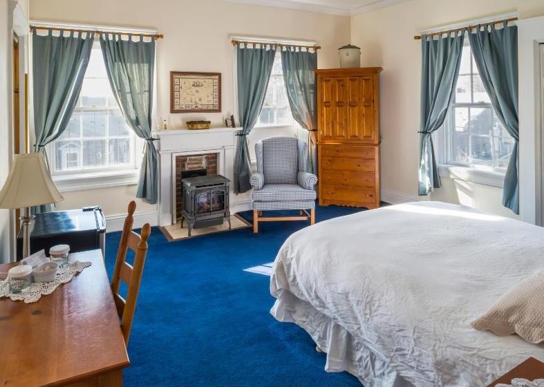 高级大房间, Christopher Dodge House