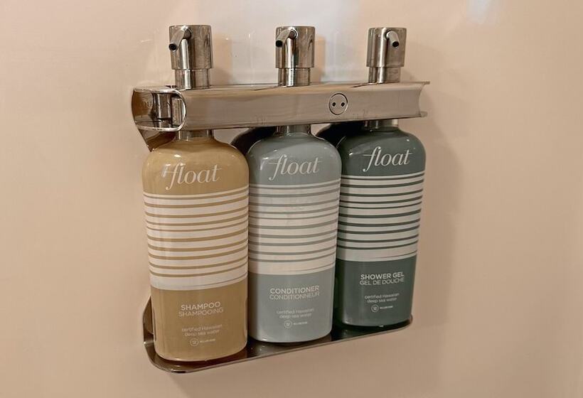 标准间, Christopher Dodge House