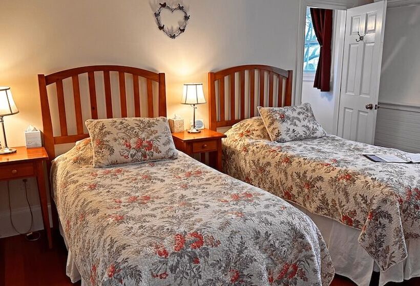 标准间, Christopher Dodge House