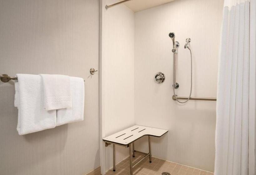 Номер Стандарт, Courtyard Ewing Princeton