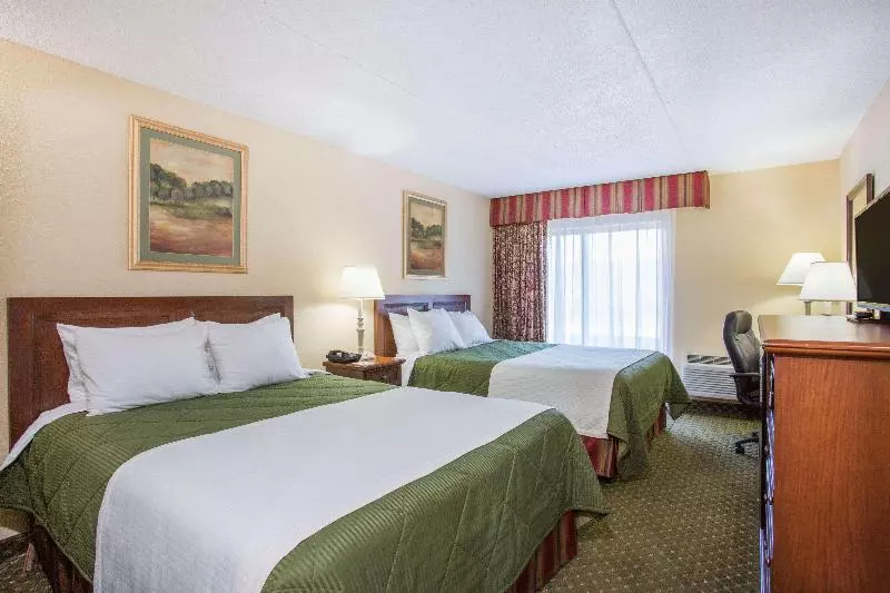 スタンダードルーム, Days Inn & Suites By Wyndham Sutton Flatwoods