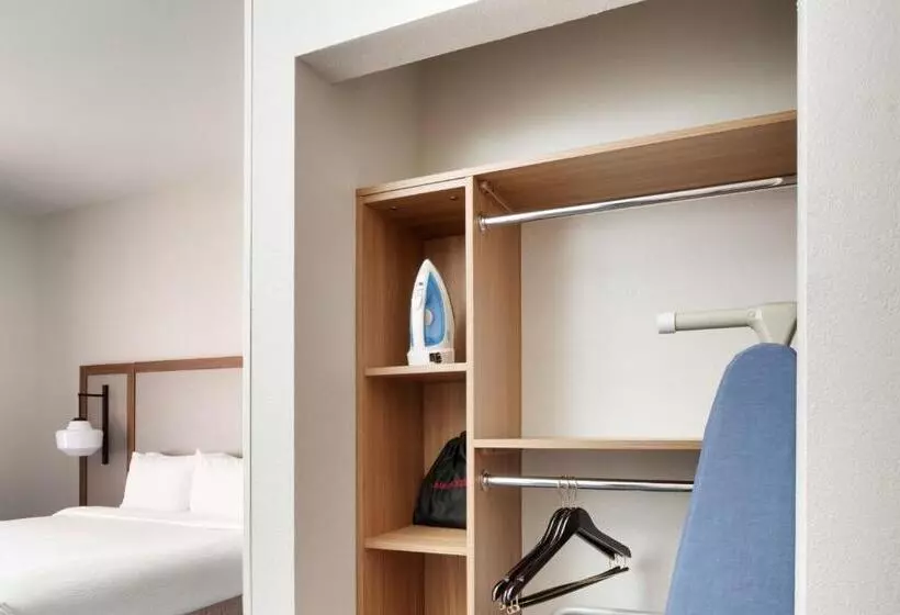 キングサイズベッドのスタンダードルーム, Fairfield Inn & Suites By Marriott Yakima