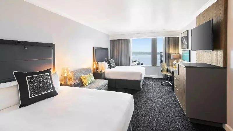 اتاق استاندارد با تخت بزرگ برای معلولان, Holiday Inn Quincy, An Ihg