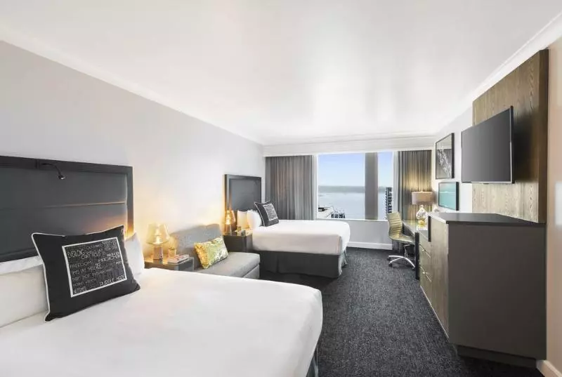 اتاق استاندارد با تخت بزرگ برای معلولان, Holiday Inn Quincy, An Ihg