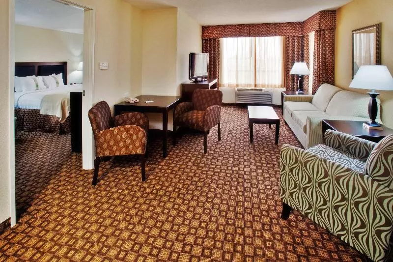اتاق استاندارد با تخت بزرگ, Holiday Inn Quincy, An Ihg