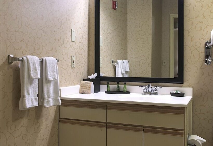 جناح إدارى, Larkspur Landing Extended Stay Suites Hillsboro