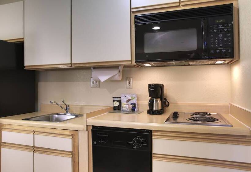 Президентский Люкс, Larkspur Landing Extended Stay Suites Hillsboro
