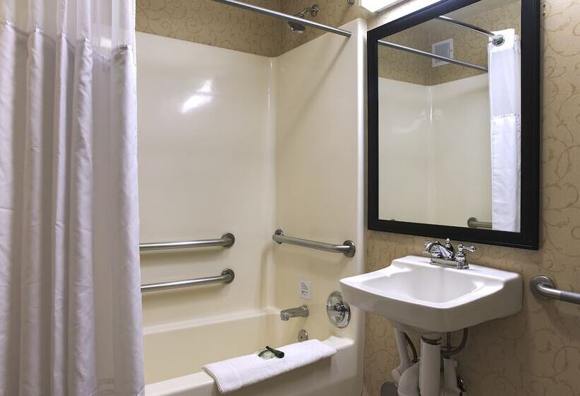 جناح لذوى الاحتياجات الخاصة, Larkspur Landing Extended Stay Suites Hillsboro