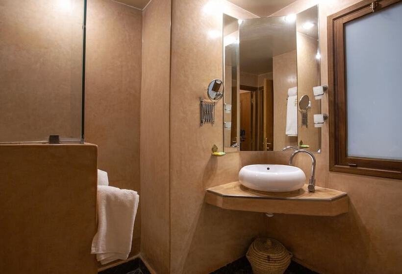 اتاق پرمیوم, Riad L Heure D Eté