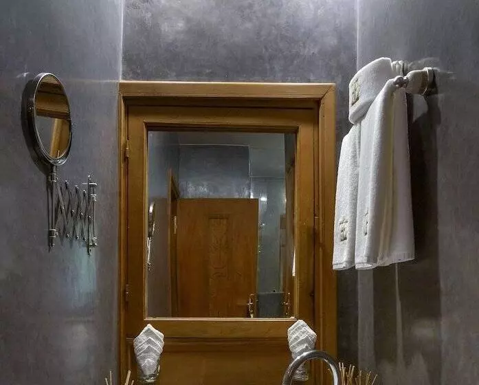 اتاق پرمیوم, Riad L Heure D Eté